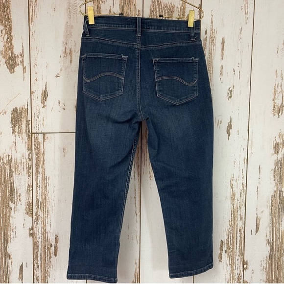 Lee Platinum Label Capris. Size 4 Medium. In excellent condition! - Picture 4 of 7